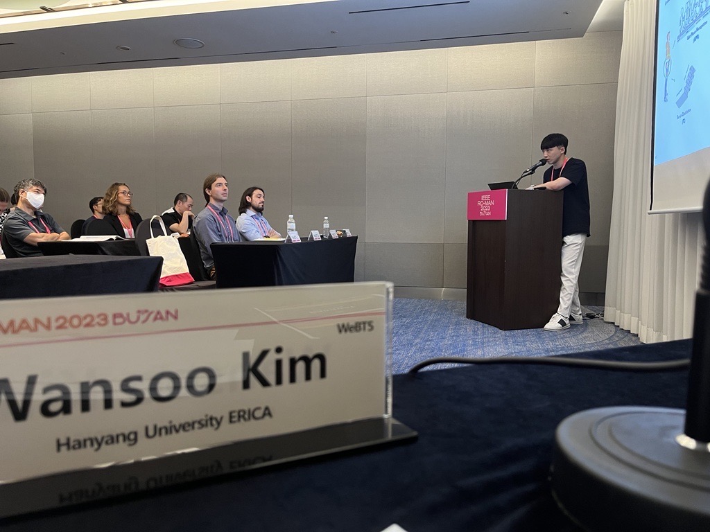 Session Chair W. Kim & Presenter J.H. Kim